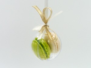 Boule de noël 2 macarons